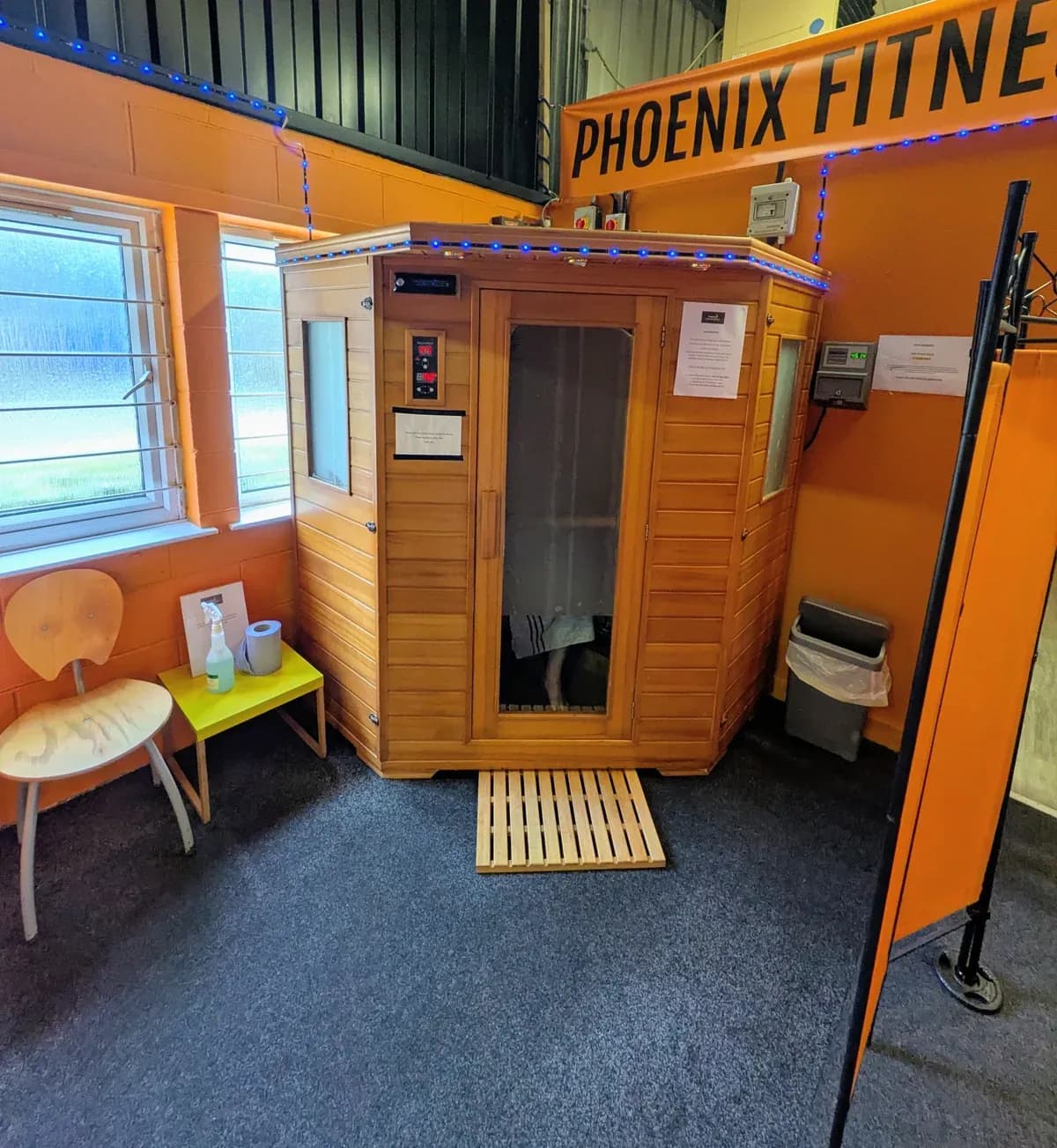 Phoenix Fitness Settle